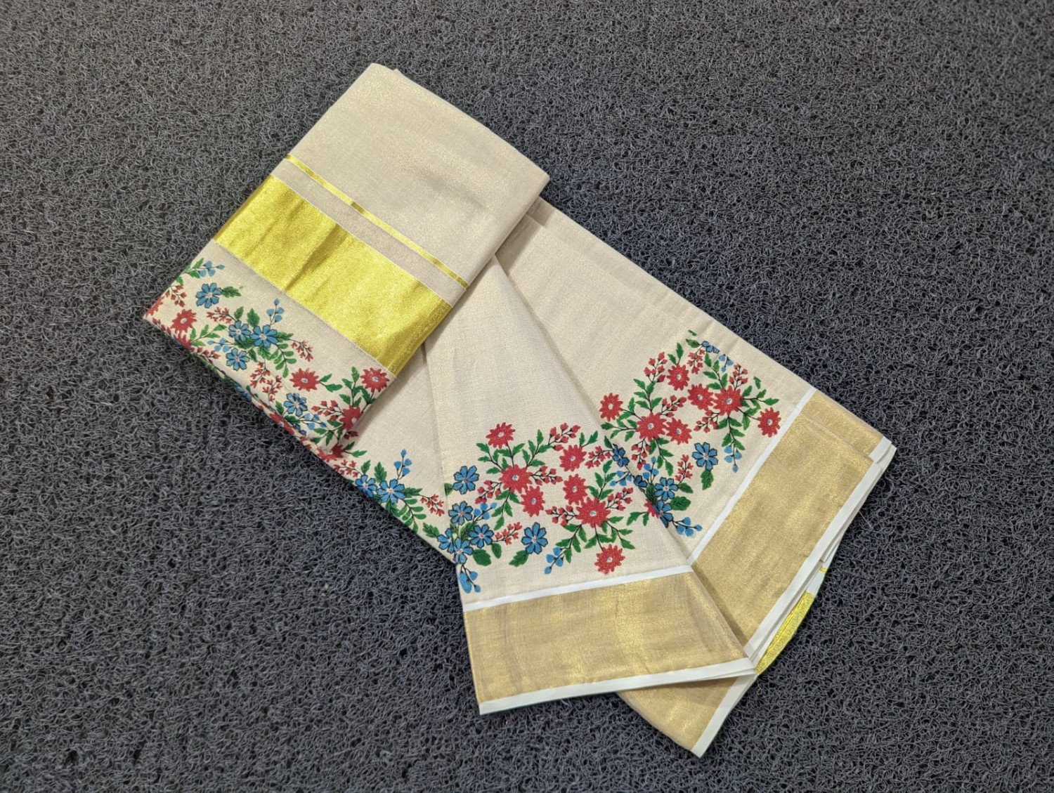 Sai Ram Textiles Premium Quality Floral Garland Golden Tissue Saree With Blouse | Kerala Set Saree