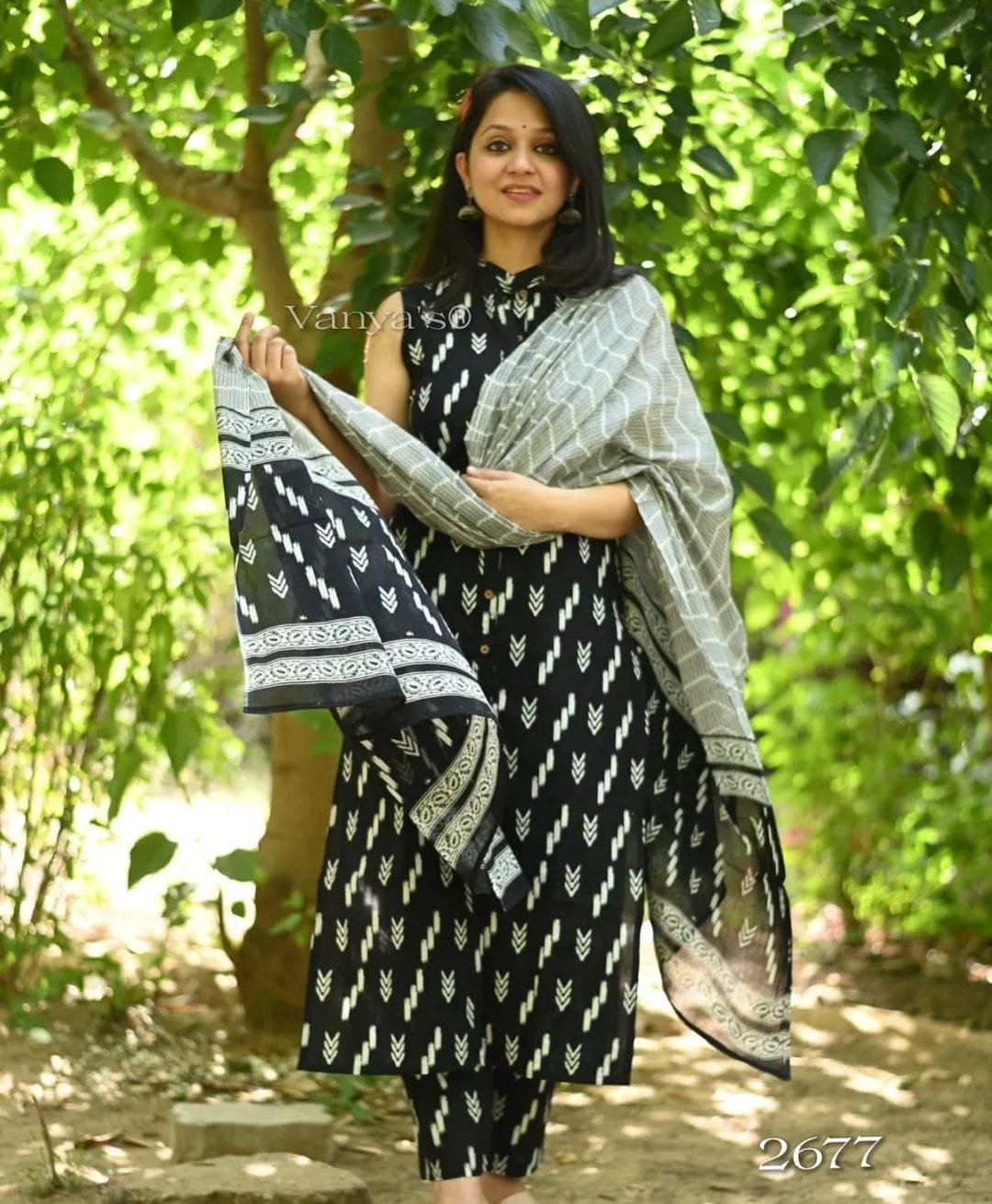 Edathal Star Collection's Gorgeous Black Ikkat Print Sleeveless Cotton Kurta Set