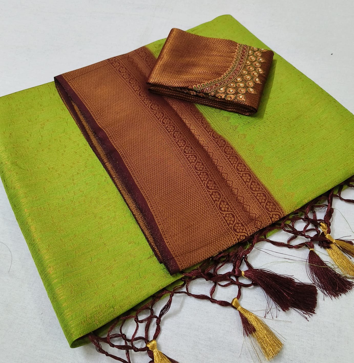 Avanika Collection's Luxurios Laxmi Pattu  Copper Softy Silk Saree With Kanchi Style Border And Rich Pallu With Blouse | Silk Saree