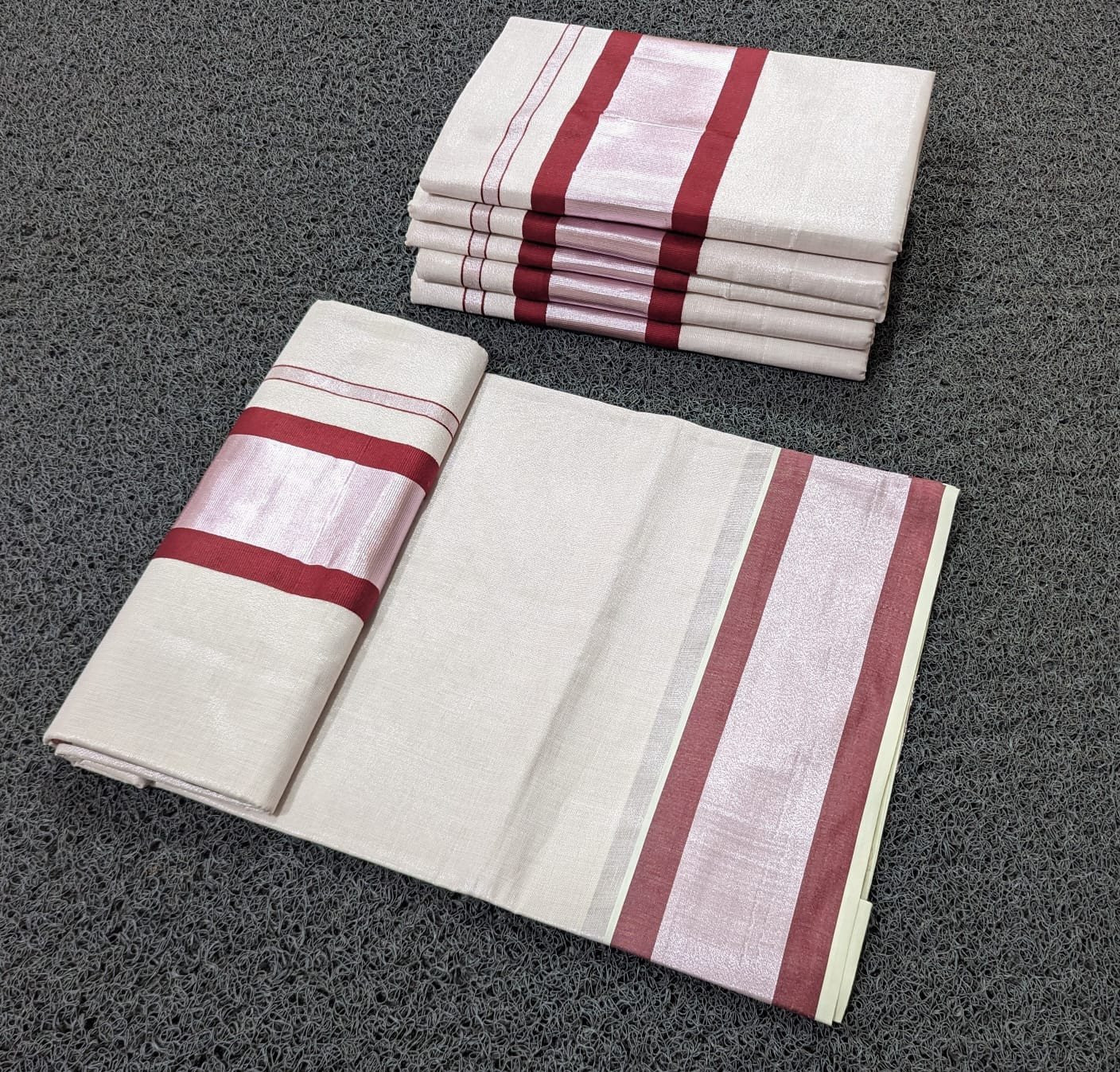 Sai Ram Textiles Kerala Kuthampully Premium Quality Rose Gold Colour Tissue Saree - Red & Green | Kerala Set Saree
